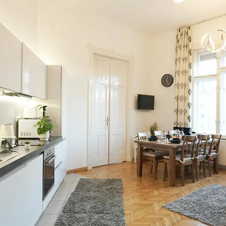 Apartamento Homebase 3bedrs 2baths Jewish Quarter Budapeste