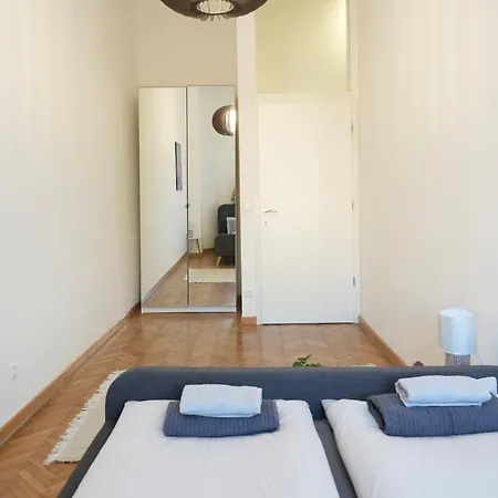 Homebase 3bedrs 2baths Jewish Quarter