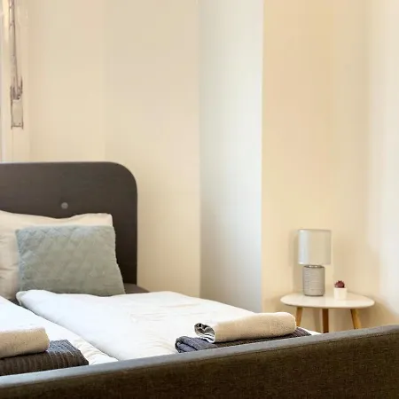 Homebase 3bedrs 2baths Jewish Quarter *